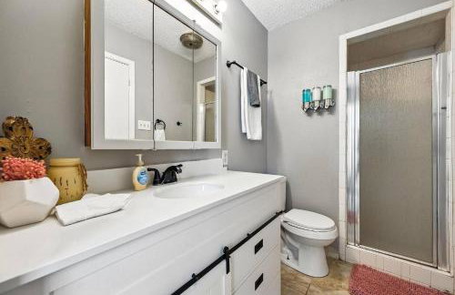 The Oasis 3BR house near stadium and DFW with Pool - Foto 14