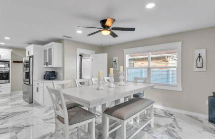 Lake, Pool, HotTub, Game Room, 8 Beds, Sleeps 17 - Foto 53