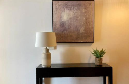 Ashford 4-Bed Townhouse with Garden and Parking - Foto 7