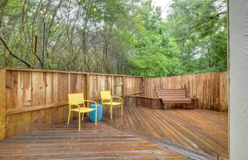 Modern Woodlands Townhome with Spacious Yard and Patio - Photo 25