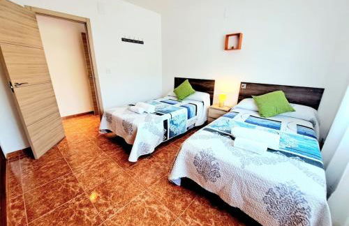 Magnificent villa: 2 private pools, BBQ, garden & parking. 13 per. In Padul - Foto 15