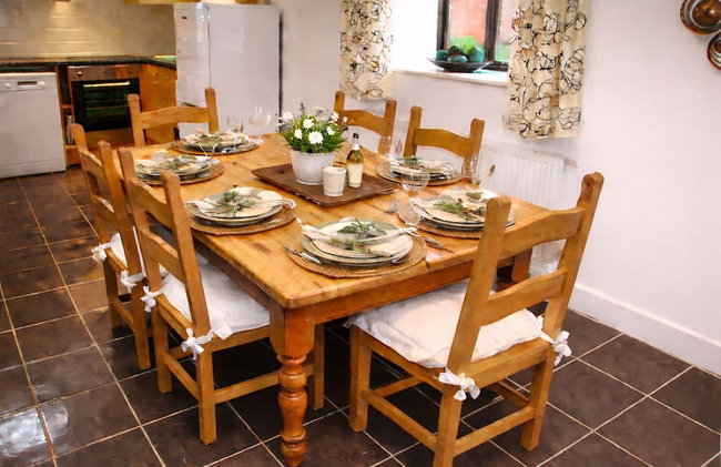 Romeo Cottage - Sleeps 4 - Open Plan Barn - Private Hot Tub & Garden - Foto 18