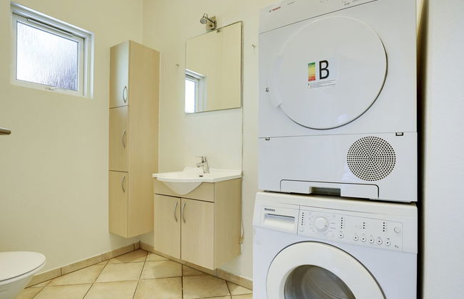 "Hughe" - 300m from the sea - Foto 10