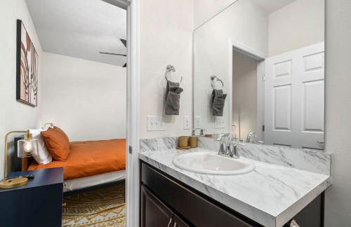 Beautiful Home, Walk to UF, Newly built - Foto 16