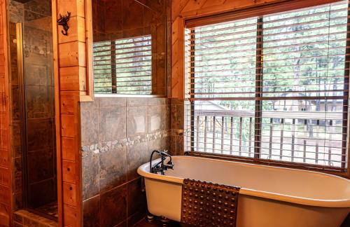 The Lodge Large Cabin, 17 Acres, Playground, Forest Access - Foto 25