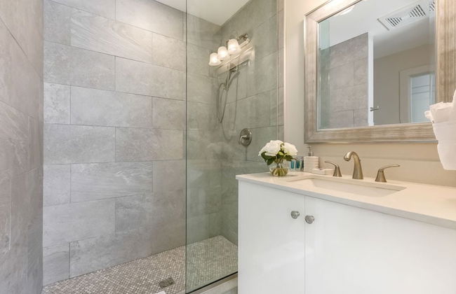 Elegant 2BR condo Walk to French Quarter - Foto 9