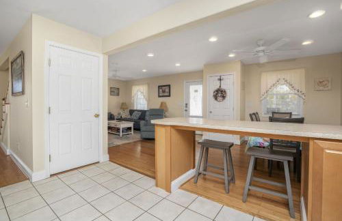 Beach Haven - Modern Home; Close to town! - Foto 9