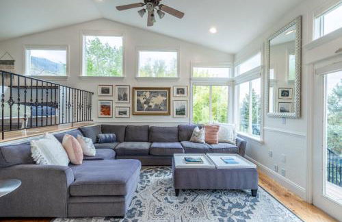 Within minutes to Ski Resorts and fireplace - Foto 2