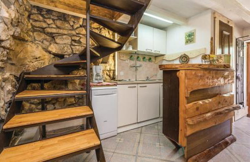 Stunning Home In Jurdani With Wifi - Photo 22