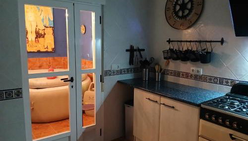 The Beach Hut with Lazy spa - Foto 4