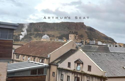 Celtic Apartment in the Heart of Central Edinburgh - Photo 27
