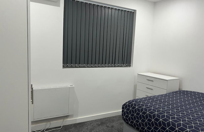 Luton Excellent 1 bed Apartment With Living Room - Photo 9