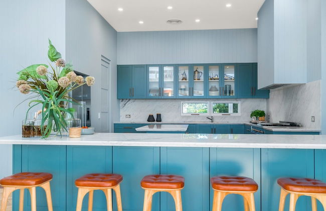 Your Luxury Escape - White Wood - Photo 8