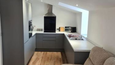 2 Bedroom Central Apartment - Photo 1