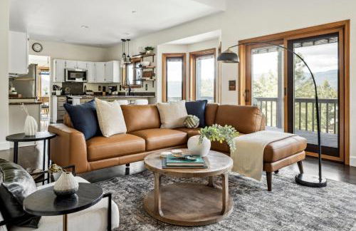 Hot Tub - Scenic Views - Spacious Deck - Game Room - Foto 1