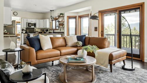 Hot Tub - Scenic Views - Spacious Deck - Game Room - Foto 1