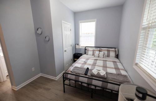 3 Min to Downtown - 10 Min to Elon - Smart TVs - Foto 19