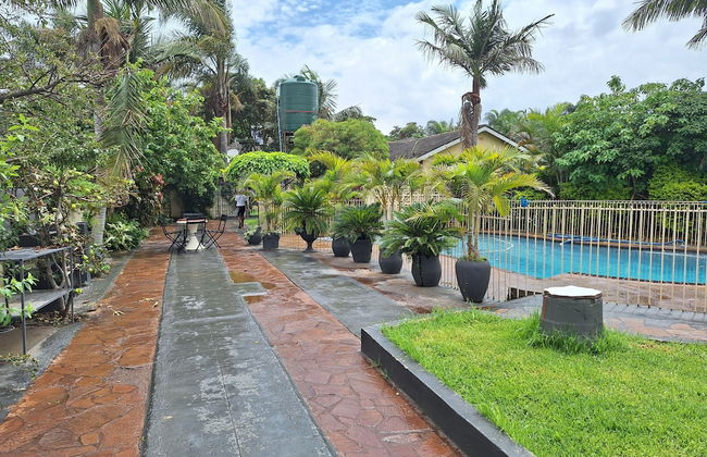 Charming 6-bed House With Swimming Pool in Harare - Foto 31
