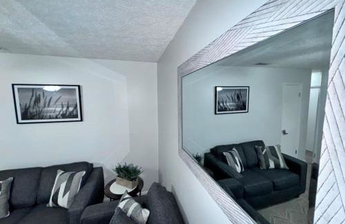 Downtown and Near, I-95. Pet Yes - Photo 1