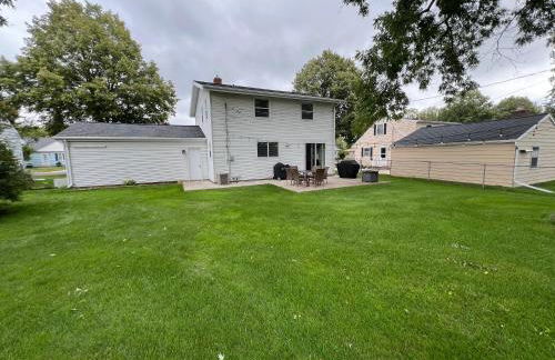 Curly's Quarters (4 Bedroom Home) w/ Lambeau view - Foto 24