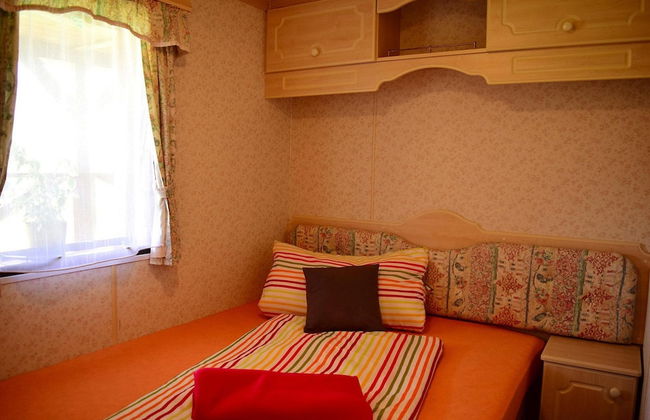 Beautiful Bungalow Directly at the Lake in Nadole - Photo 5