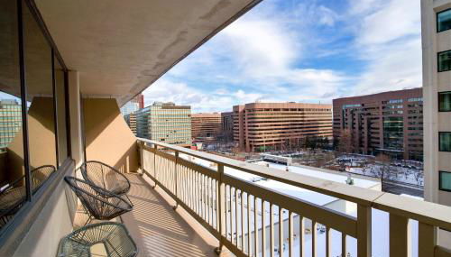 A Few Steps From Airport - Stylish Apt - Photo 2