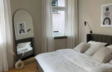 BG Living & Hosting - Exklusive Jugendstilwohnung an der Mosel in Ürzig - 2 Schlafzimmer, bis 4 Personen, Fahrradkeller, Waschmaschine & Trockner - Foto 5