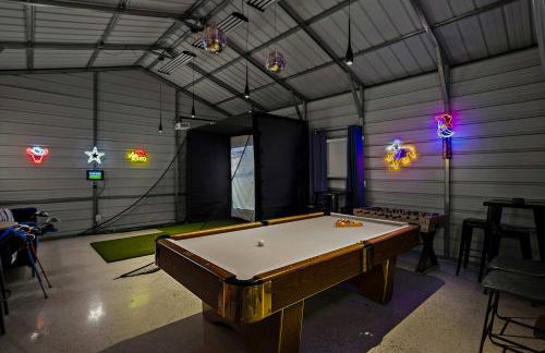 5BR w Pool, Golf Simulator, Game Room & EV Charger - Foto 52