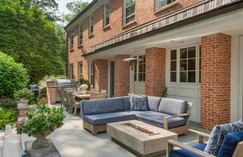 Luxury Princeton Estate Pool, Hot Tub, Sleeps 20 - Photo 21