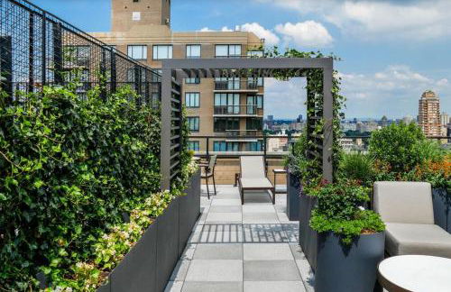 UES 1BR w Gym Doorman Stunning Roof NYC-505 - Foto 15