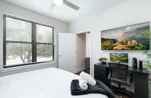 Chic 1BR w Gym & Parking Near Rvrwalk & Dome - Foto 62