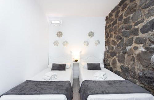 TenoHomes Sunny Terrace & Private Pool - Foto 23