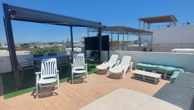 Casa totalmente nueva a 50 metros de la playa - Foto 1