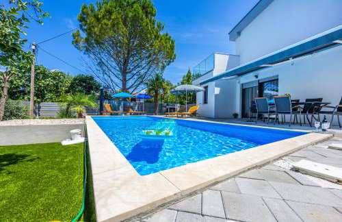 VILLA NINA MALINSKA 150m FROM THE BEACH, SWIMMING POOL - Foto 54