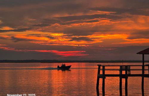 Historic Old Oak Cottage-Great water views! - Foto 36