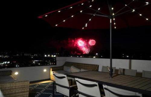 Modern comfort, prime location, 360 views, 4 BR entire house - Foto 39