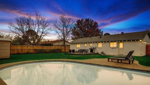 Upscale 3BR 2B Cozy Home with Pool & Grill - Foto 3