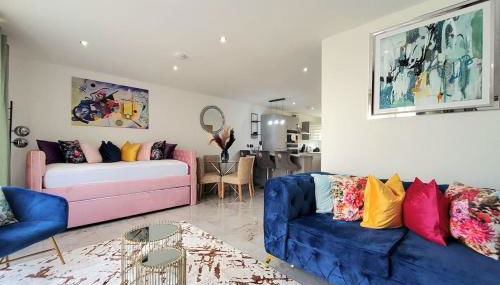 Three Bedrooms House By Sensational Stay Short Lets & Serviced Accommodation With Free Parking & Wi-fi - Foto 1
