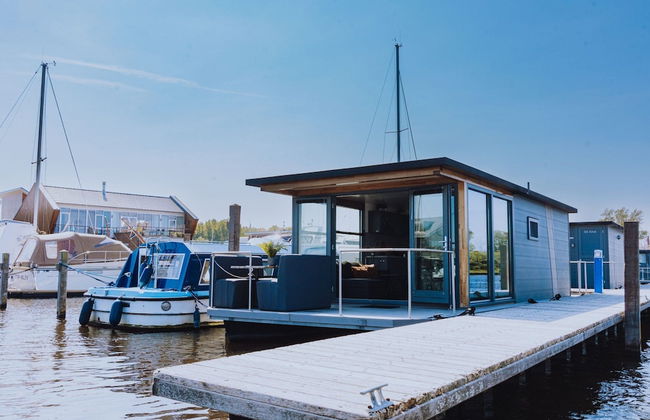 Cozy Houseboat at the Edge of the Marina - Foto 1
