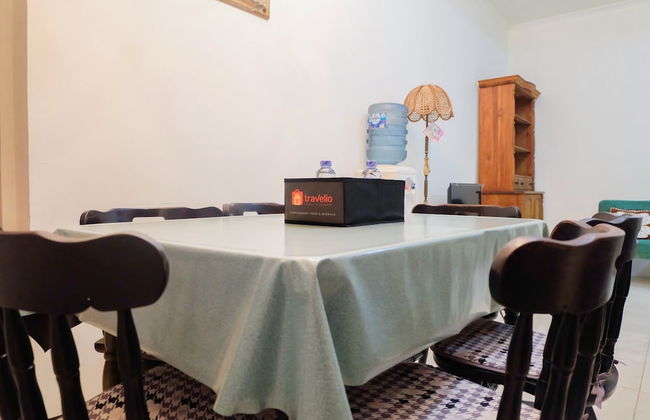 Homey & Vintage 2BR @ Sudirman Park Apartment - Photo 25