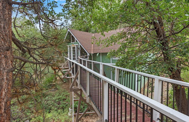 Rest N Relax Inn - Beautiful chalet-style cabin features dramatic forest and slope views! - Foto 42