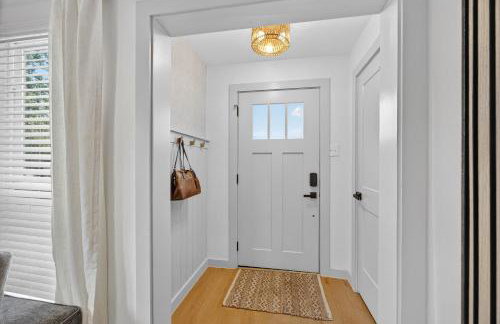 Walk to stadium! Cozy 2BR home - historic district - Photo 30