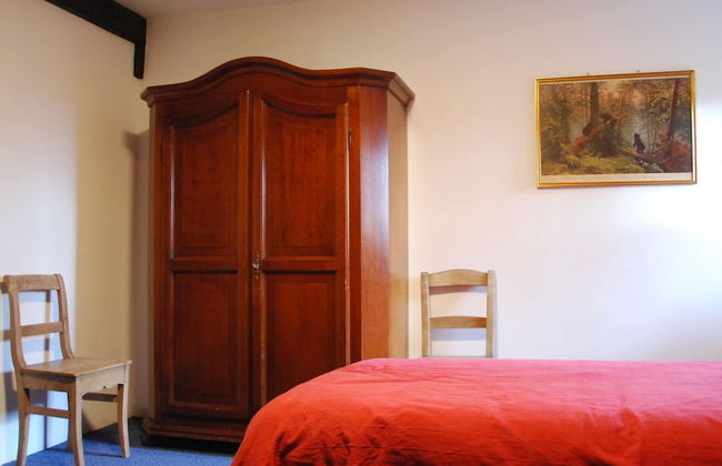 Large Hunting Lodge With Enormous Beautiful Garden - Photo 6