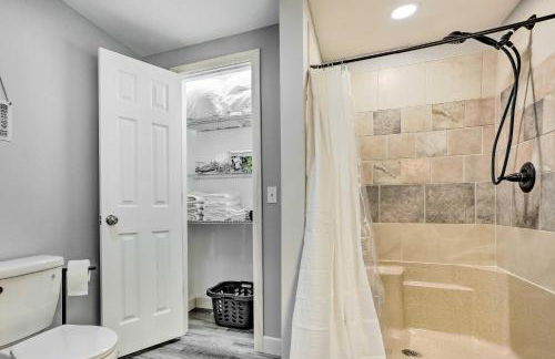 Charming Beacon Apt with Fire Pit Near Hiking! - Photo 17