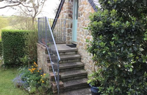 Cozy Camborne Studio Retreat With two Single Beds - Photo 8