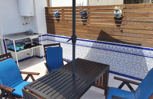 Private townhouse with roof terrace close to the beach - Photo 3