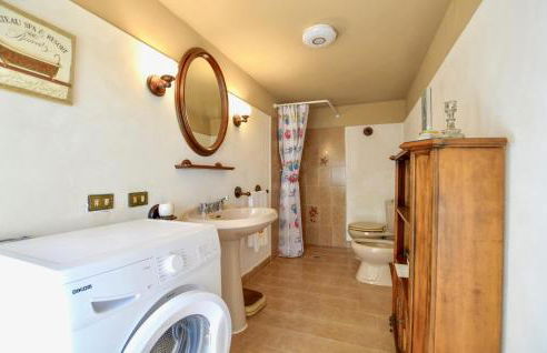 2 Bedroom Nice Home In Camaiore - Photo 18