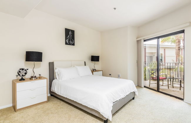 LAs Premier Apartments - Photo 4