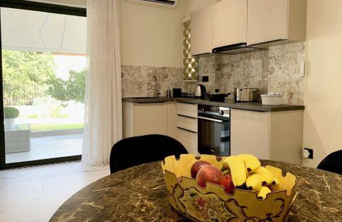 Luxury Home with Garden in the Suburbs - Foto 13