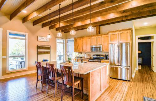 Paradise Point - 4BR Lakefront Haven Dock, Kayaks, & Cozy Firepit - Foto 4